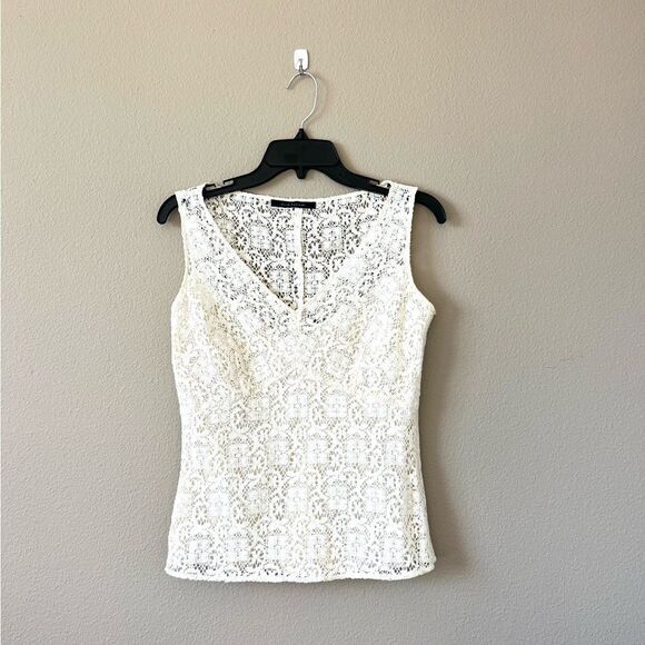Elie Tahari Vintage Cream Lace V Neck Sleeveless Top - Picture 1 of 5